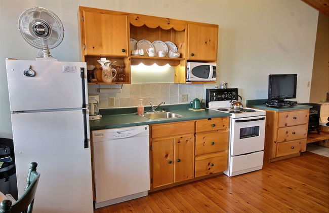 Cavendish Bosom Buddies Cottage Resort - Photo 2