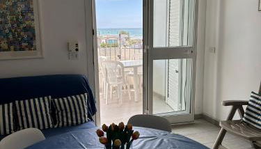 A 100metri dal mare difronte alla torre saracena. - Foto 5