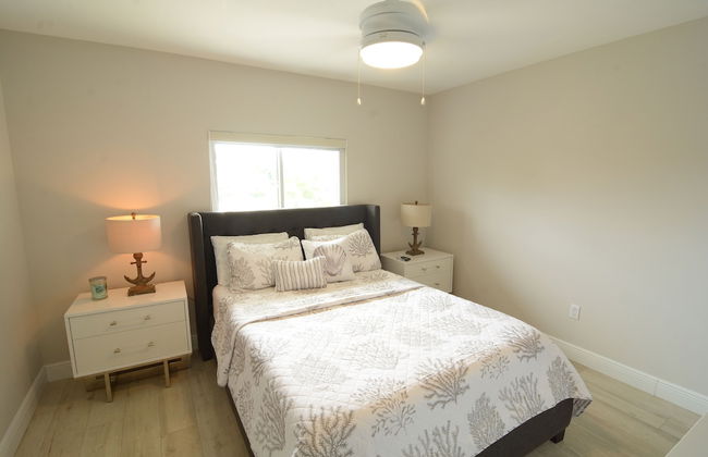 Beautiful Canal Front Home With Above Ground Pool, Dock And Fish Cleaning Station 4 Bedroom Home by RedAwning - Photo 4