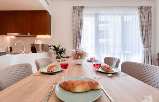 Stunning Beach View Apt. with Balcony Jumeirah La Mer - Photo 23