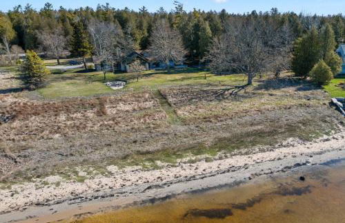Baileys Harbor Lakefront Abode by Simple Life Rentals - Foto 2