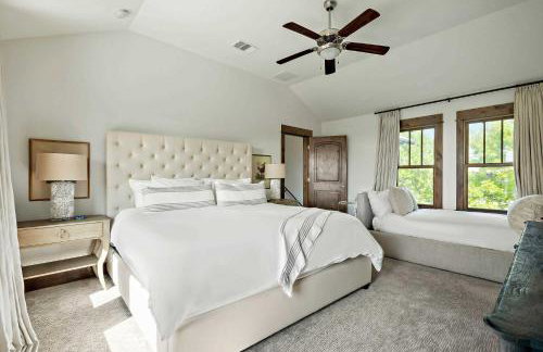 Lake Travis Luxe Villa - 4BR, Pickleball & BBQ - Foto 21