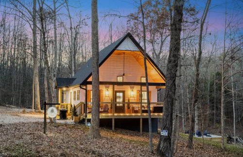 White Pines Lodge- Wooded Retreat - Foto 1