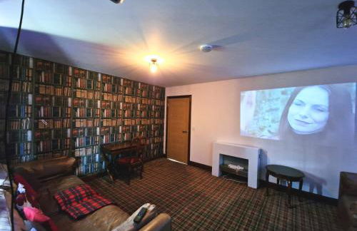 Lbtie Lodge with Two Private Hot Tubs - Fife - Loch Leven - Lomond Hills - Photo 44