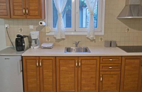 Vintage Garden House - Photo 8