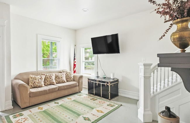 Spacious 4BR Getaway: Perfect for Family & Friends - Foto 4