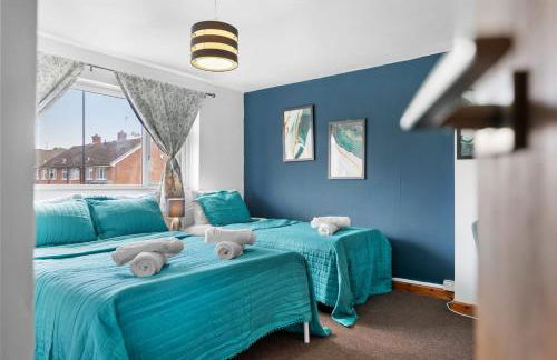 Practical Stays for Serious Workdays - Foto 19