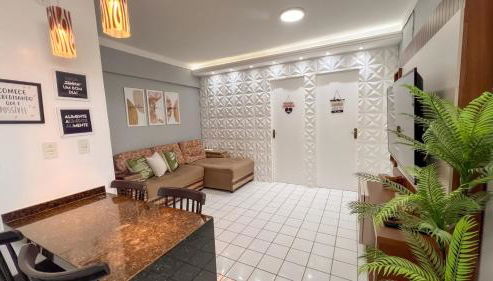 Apto com Varanda, Vista e Piscina a 50m da Praia - Foto 2