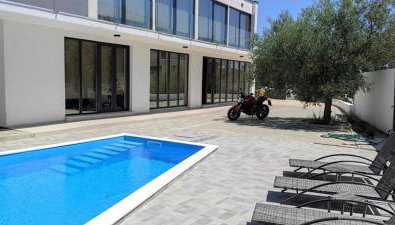 KRK, VILLA SOTTOVENTO WITH POOL, 8p - Foto 1