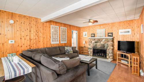 Pure Michigan at Pine Lake - Swim, Boat, Fun! - Foto 4