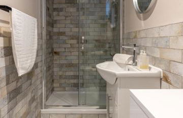 The Slipway Cabins with Hottub - Foto 15