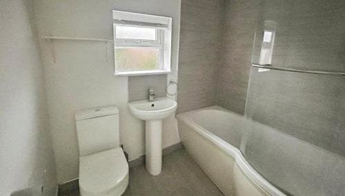 4BR House, Derby, Contractors, Relocators - Foto 2