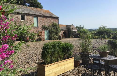 Historic converted byre in courtyard of 16C house - Foto 9