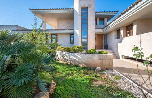 Villa de lujo con piscina, jacuzzi, jardín y terraza - Foto 41