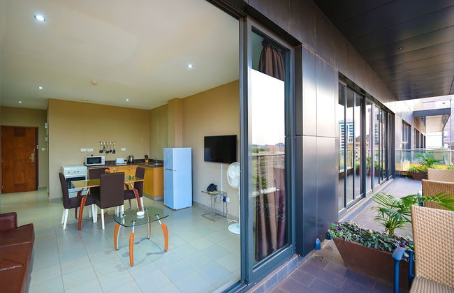 Boulevard Suites - Photo 12