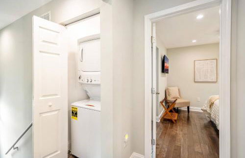 Walk to the stadium, downtown, West St - close to everything - Foto 20