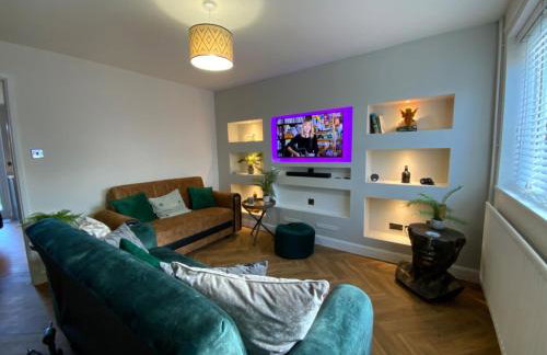 Group Contractor Stay 3 Bed House Bedford Parking WiFi - Foto 43