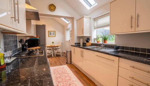 Central! 3 BR 2 Bath, sleeps 6, fast wifi - Foto 2