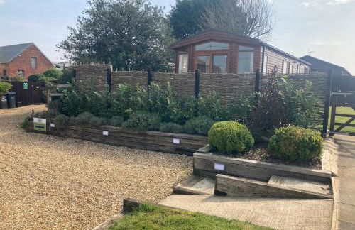 Rew Farm Country and Equestrian Accommodation - Sunset Lodge - Photo 23