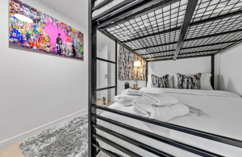 New Modern Hybrid 4 Bedrooms 7 Bed apartment 12 guest capacity - Foto 37