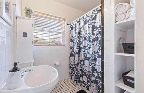 Tulsa Vintage Chic Cottage - King Bed Expo, TU, Dtwn - Foto 5