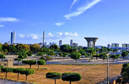 Apartamento amplo, perto de tudo - Foto 8