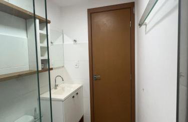 Apartamento Premium com Piscina e Varanda Perto do Aeroporto - Foto 18