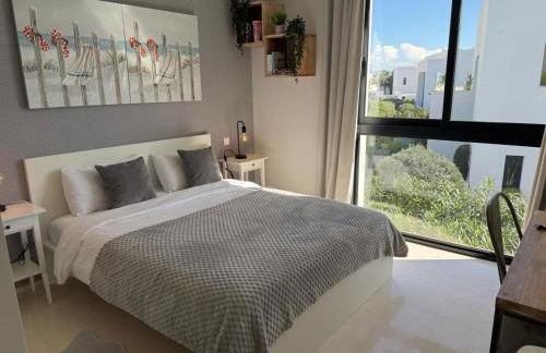 Remarkable 5-BDRM Villa - Heated POOL & GYM - Photo 42