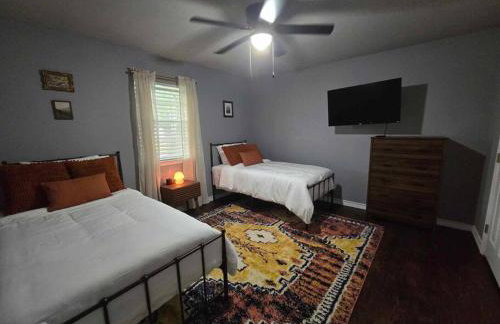 4 bedroom pet friendly grill under 5 min to airport and Choctaw Casino - Foto 12