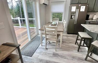 Luxury Waterfront Retreat with Hot Tub Near Acadia - Foto 11