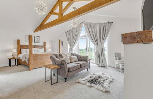 Grafton Fields near Silverstone - Photo 3