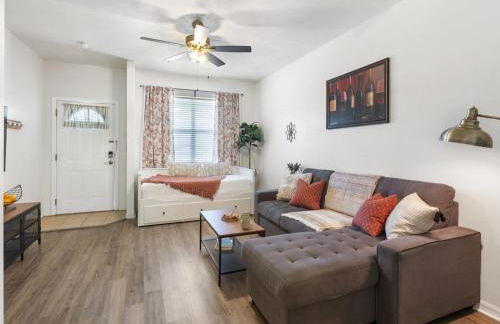 Convenient & Inviting - Fully-Equipped 2BD Condo - Foto 6