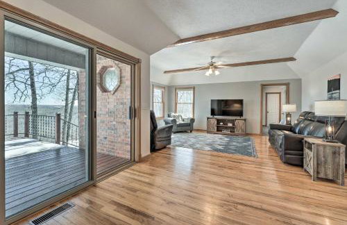 Lake-View Retreat with Fire Pit in Mountain Home! - Foto 7