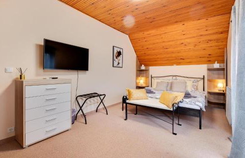 Cozy Home In Milekovo Selo With Wifi - Photo 5