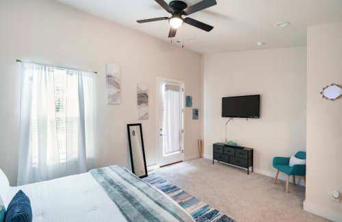 Stylish 3BR Home in CLT, Close to Downtown, Airport, WFH & Parking & Family Friendly & Business Ready - Foto 49