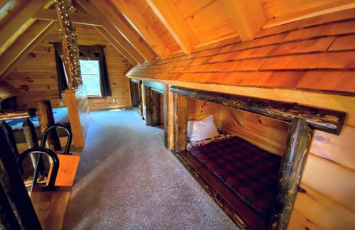 BC Log cabin with private beach river fire pit AC wifi onsite trails ski slope views - Foto 76