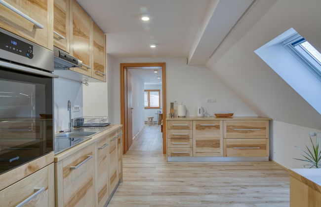 Farmhouse Raspberry Pool Wellness - Photo 4