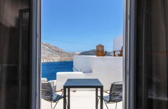 PANORMOS ART Beachfront Suites - Photo 7