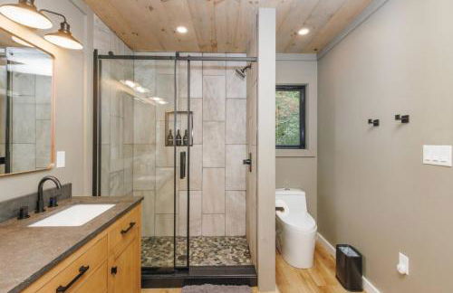 NEW Unique Stay w King Beds and Private Hot Tub - Foto 16