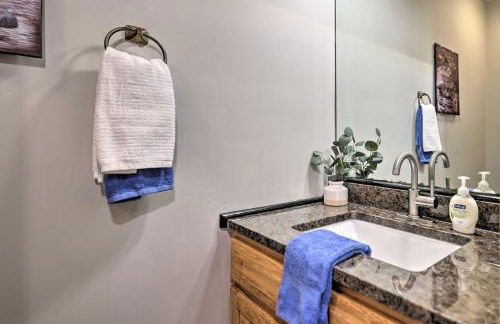 Cozy Poconos Townhome with Fireplace Near Jack Frost - Foto 20