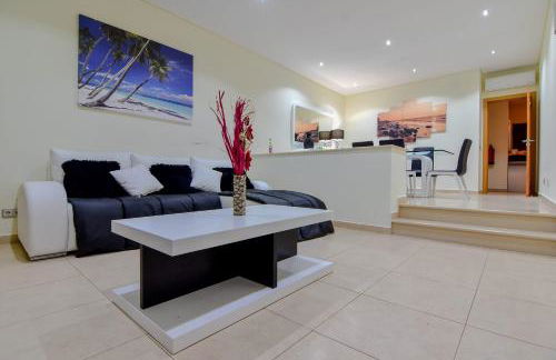 Stunning Villa with Pool - Foto 7