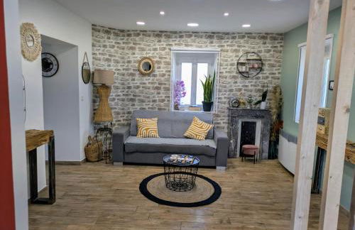 Maison garde barrière - Photo 1