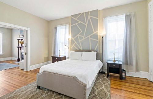 Pet-Friendly Benton Park 1BR Apt with Private Backyard - Foto 13