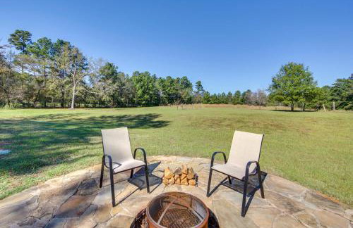 Fire Pit and Grill Tyler Home on 5 Acres! - Foto 26