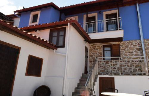 Renovated Old Manor House With Yard - Photo 28