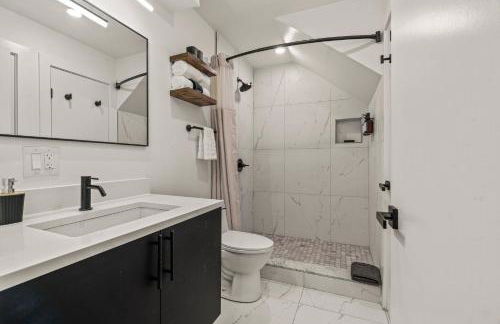 SLEEP 8 Outdoor Patio-Old City- 2 NEW Townhouses - Foto 22