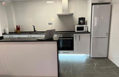 Apartamento espacioso de diseño a 3 min RENFE. - Photo 7