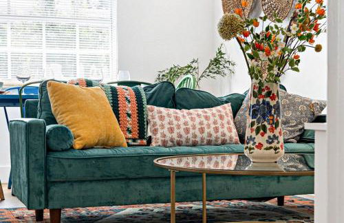 Stylish 2 BR Condo - Close to Riverwalk - Foto 3