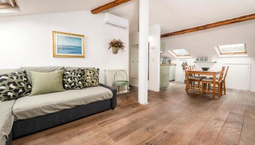 049 - Attico ELEGANTE, 10 minuti a piedi da MARE e SPIAGGIA - POSTO AUTO PRIVATO GRATIS, RISTRUTTURATO MARZO 2026 - Foto 3