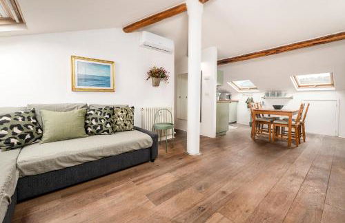 049 - Attico ELEGANTE, 10 minuti a piedi da MARE e SPIAGGIA - POSTO AUTO PRIVATO GRATIS - Foto 15